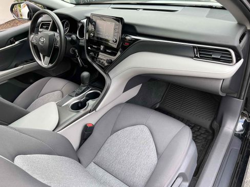 Used 2021 Toyota Camry LE image 41