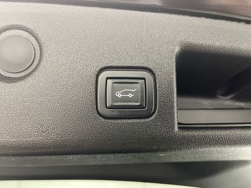 Used 2020 Chevrolet Equinox LT image 29