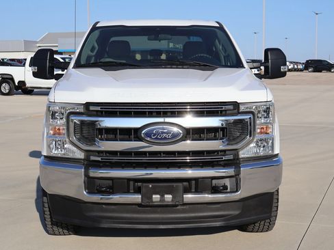 Used 2020 Ford F250 XLT w/ FX4 Off-Road Package AWD/4WD image 6