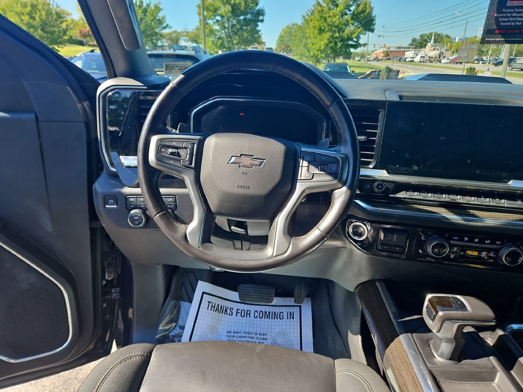 Used 2022 Chevrolet Silverado 1500 LT Trail Boss w/ Convenience Package II AWD/4WD image 14