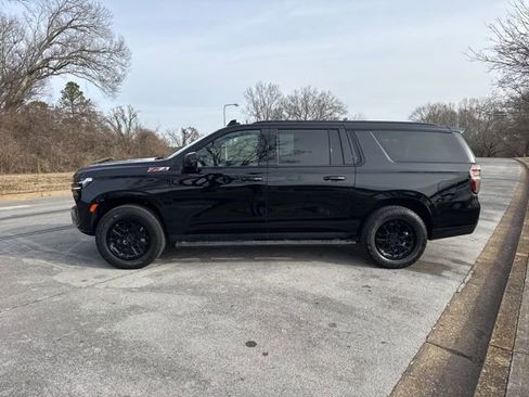 Used 2023 Chevrolet Suburban Z71 w/ Z71 Off-Road Package image 4