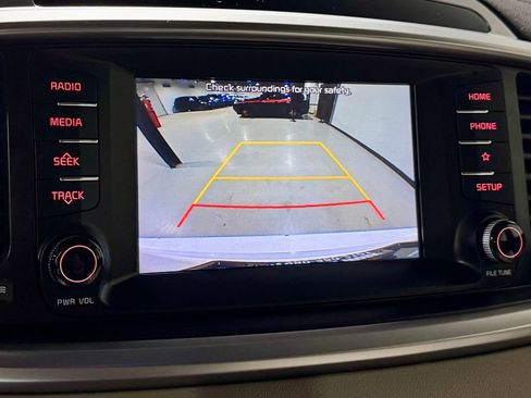 Used 2020 Kia Sorento EX image 4