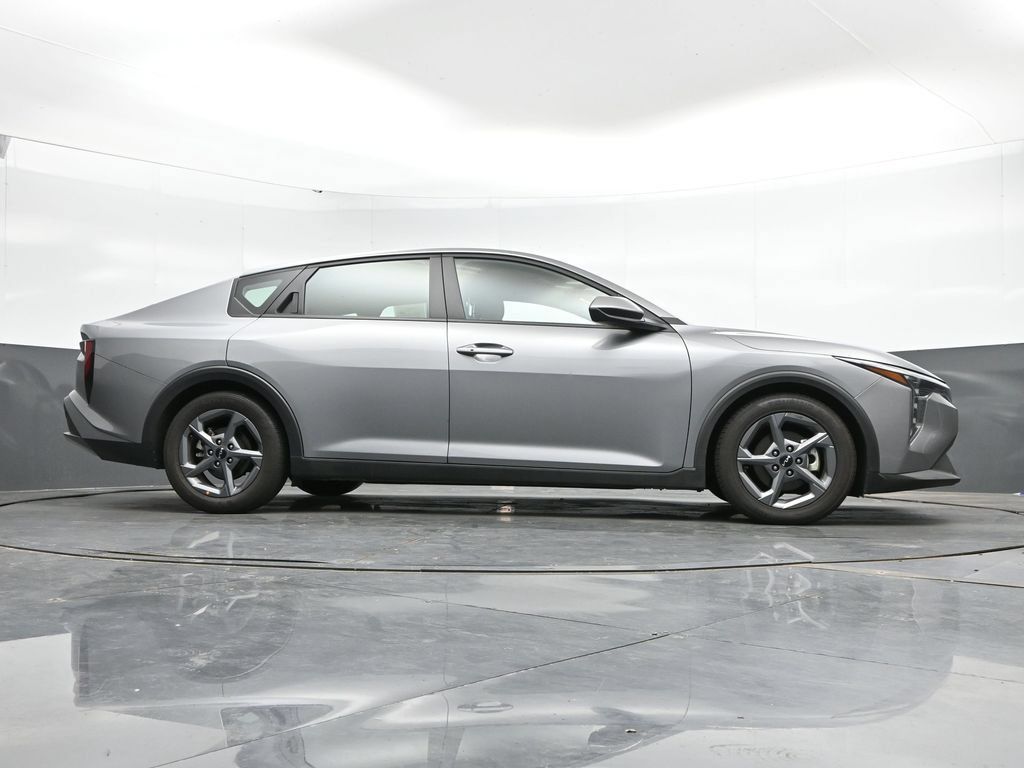 Used 2025 Kia K4 FWD image 39