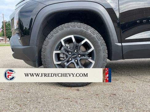 Used 2025 Chevrolet Equinox ACTIV w/ Safety and Technology Package FWD image 30