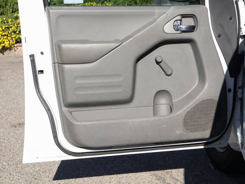 Used 2018 Nissan Frontier S image 15