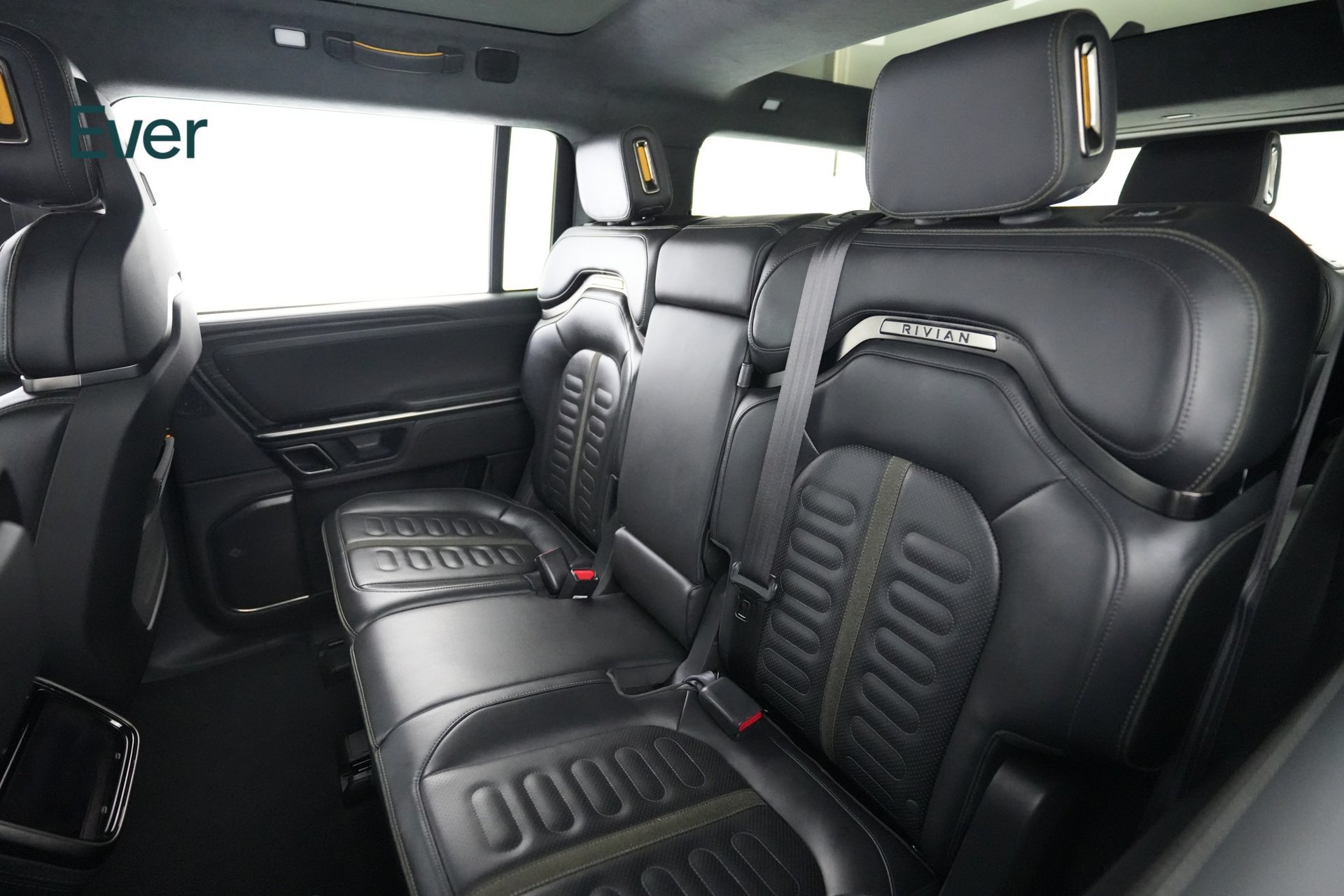 Used 2024 Rivian R1S Adventure Dual AWD/4WD image 24