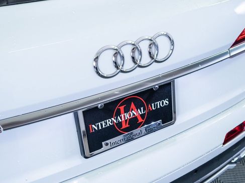 Used 2023 Audi Q7 2.0T Premium w/ Convenience Package image 9