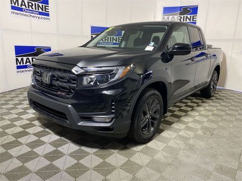 Used 2025 Honda Ridgeline Sport image 11