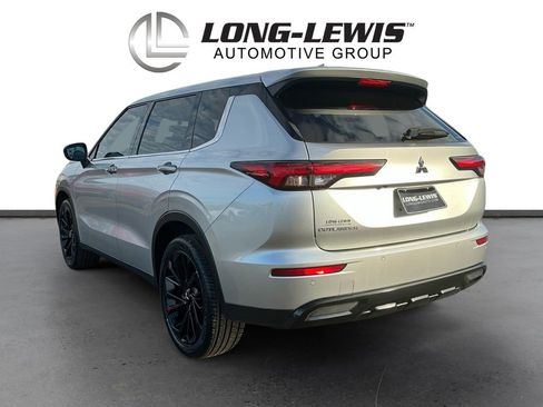 Used 2022 Mitsubishi Outlander SEL Black Edition image 4