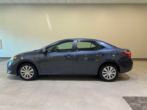 Used 2017 Toyota Corolla LE image 3