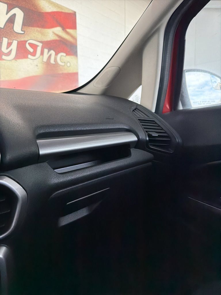 Used 2020 Ford EcoSport SE FWD image 33