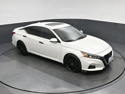 Used 2020 Nissan Altima 2.0 Platinum image 57