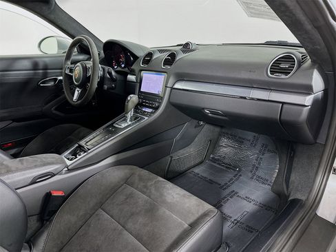 Used 2018 Porsche 718 Cayman GTS image 29