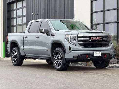 Used 2024 GMC Sierra 1500 AT4 w/ AT4 Premium Package image 4