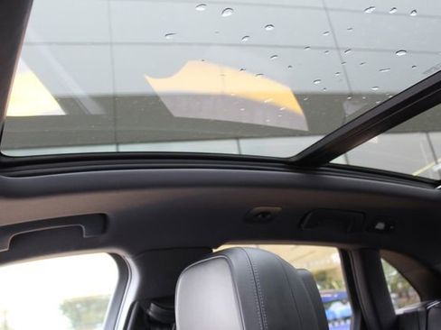 Used 2022 Porsche Macan image 22