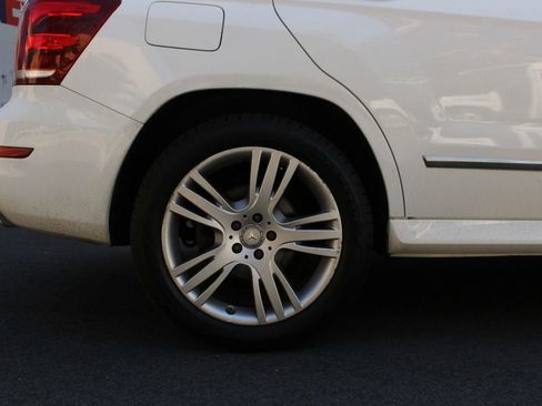 Used 2015 Mercedes-Benz GLK 350 4MATIC w/ Premium 1 Package image 5