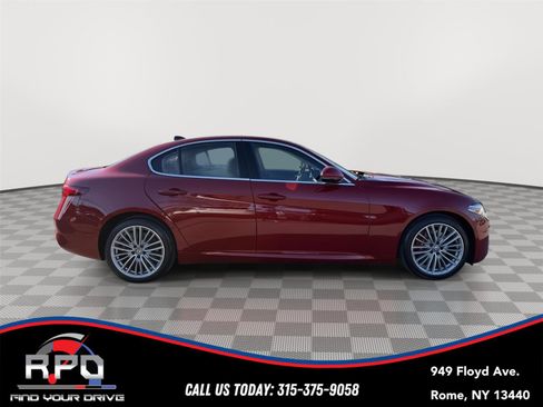 Used 2019 Alfa Romeo Giulia Ti w/ Quick Order Package 22X Lusso image 6