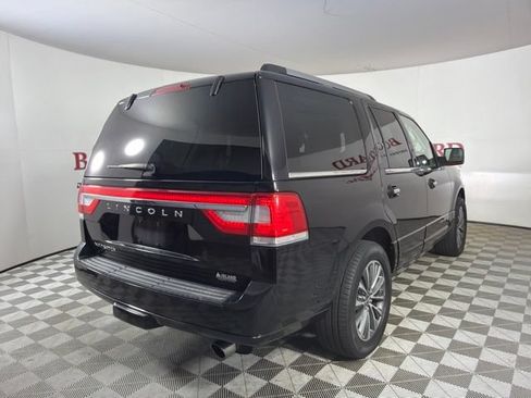 Used 2017 Lincoln Navigator Select RWD image 8