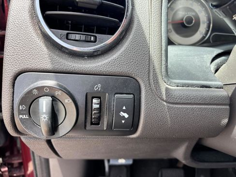 Used 2008 Ford Taurus X Eddie Bauer FWD image 23