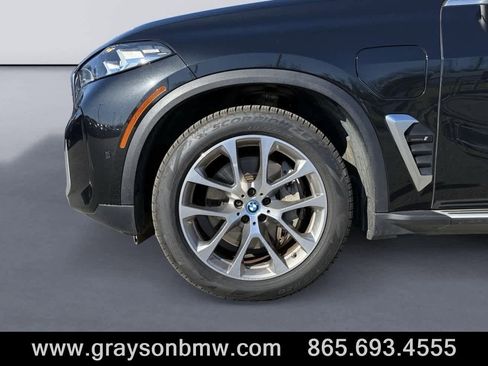 Used 2024 BMW X5 xDrive50e image 9