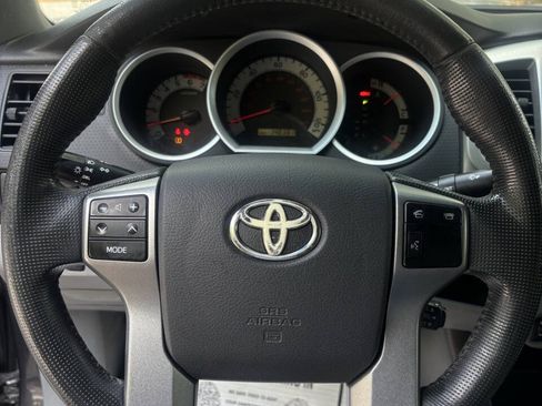 Used 2013 Toyota Tacoma PreRunner w/ Limited Pkg RWD image 19