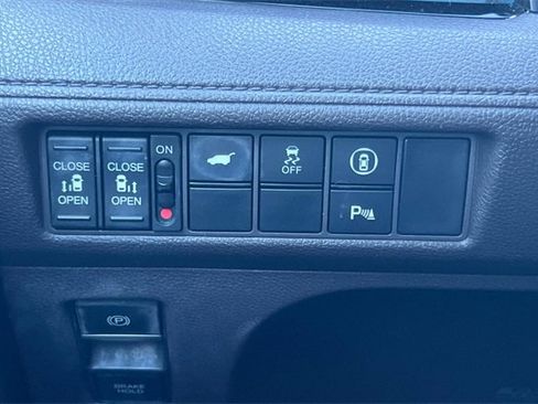 Used 2021 Honda Odyssey Elite image 34