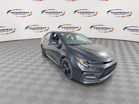 Used 2020 Toyota Corolla SE w/ SE Premium Package FWD image 2