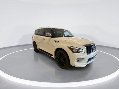 Used 2017 INFINITI QX80 4WD w/ Deluxe Technology Package image 2