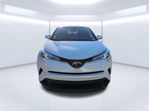 Used 2019 Toyota C-HR LE image 9