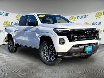 Used 2023 Chevrolet Colorado Z71 w/ Z71 Convenience Package 2