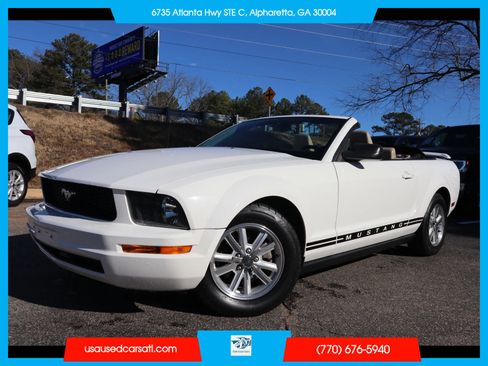 Used 2006 Ford Mustang Convertible image 1