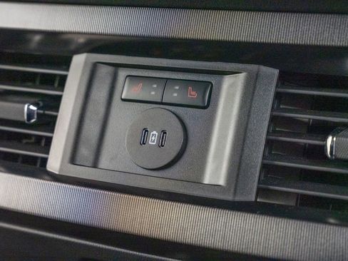 Used 2026 Ford F350 Platinum image 40