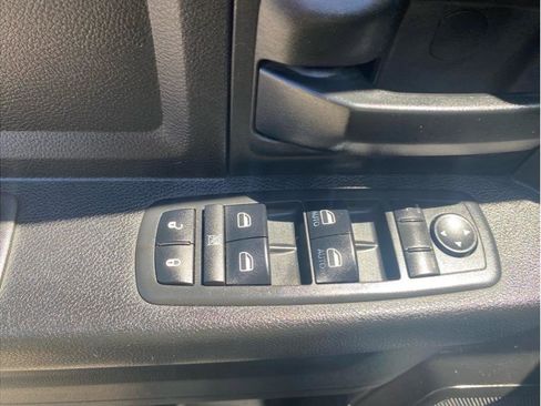 Used 2018 RAM 2500 Tradesman w/ Chrome Appearance Group AWD/4WD image 13