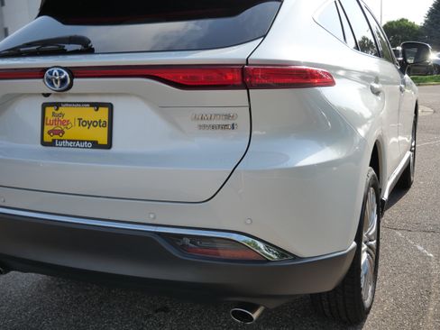 Certified 2021 Toyota Venza Limited w/ Advanced Technology Package AWD/4WD image 17