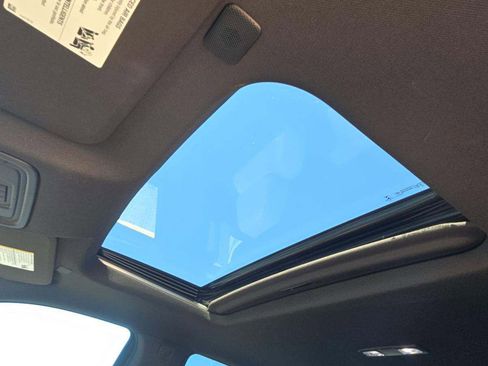 Used 2023 Chevrolet Silverado 1500 ZR2 w/ Technology Package image 6