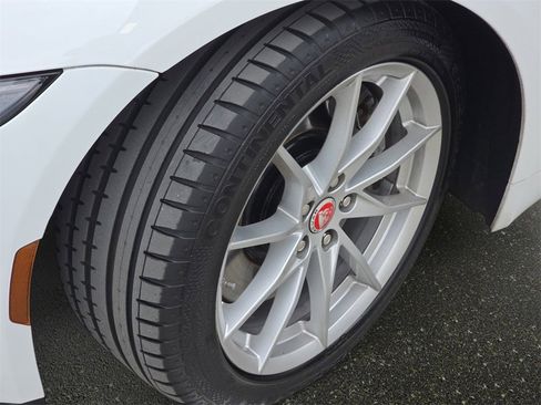 Used 2021 Jaguar F-TYPE Coupe image 33