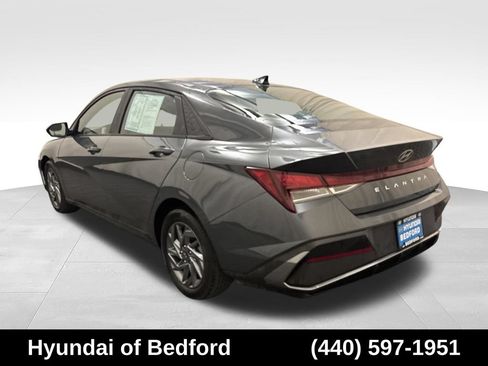 Used 2024 Hyundai Elantra SEL FWD image 8