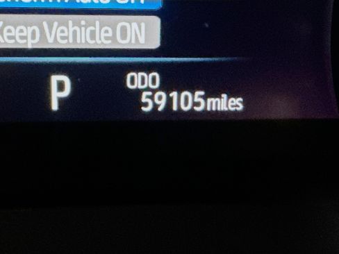 Used 2025 Toyota Sienna LE image 19