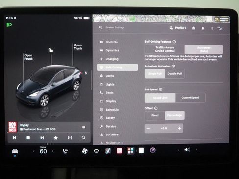 Used 2024 Tesla Model Y 2WD image 29