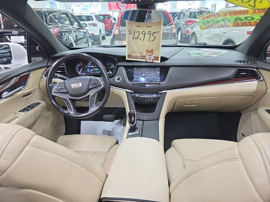 Used 2017 Cadillac XT5 Luxury w/ Driver Awareness Package AWD/4WD image 13
