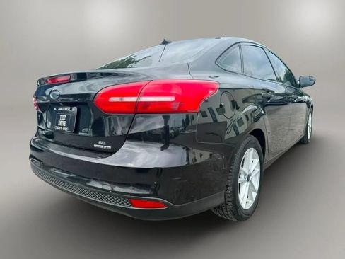 Used 2015 Ford Focus SE FWD image 8
