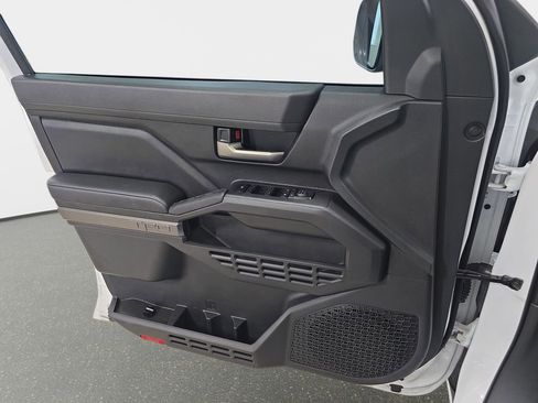 Used 2024 Toyota Tacoma TRD Sport image 27