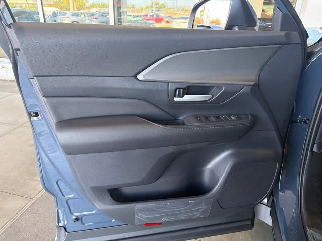 New 2026 Toyota Grand Highlander XLE FWD image 15