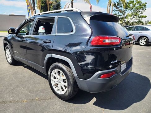 Used 2018 Jeep Cherokee Latitude image 4