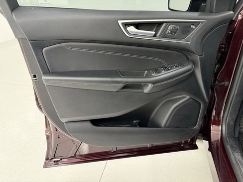 Used 2024 Ford Edge Titanium image 10