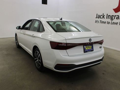New 2026 Volkswagen Jetta SE image 3