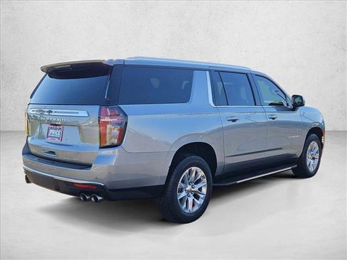 Used 2024 Chevrolet Suburban Premier image 4
