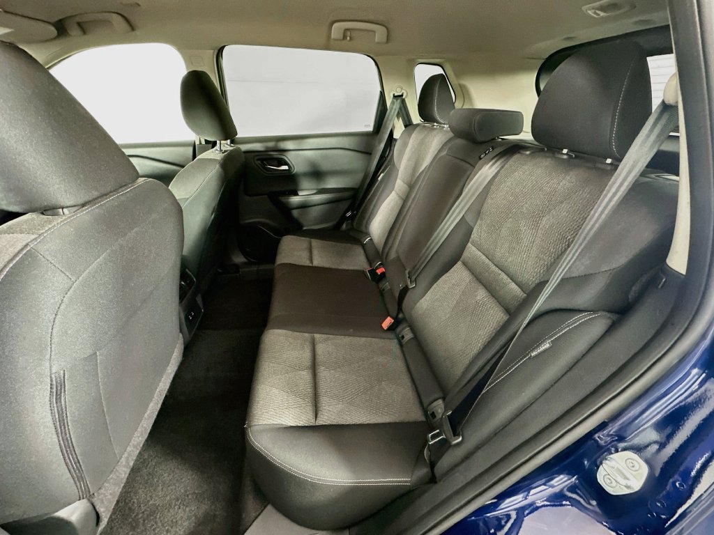 Used 2024 Nissan Rogue SV FWD image 31