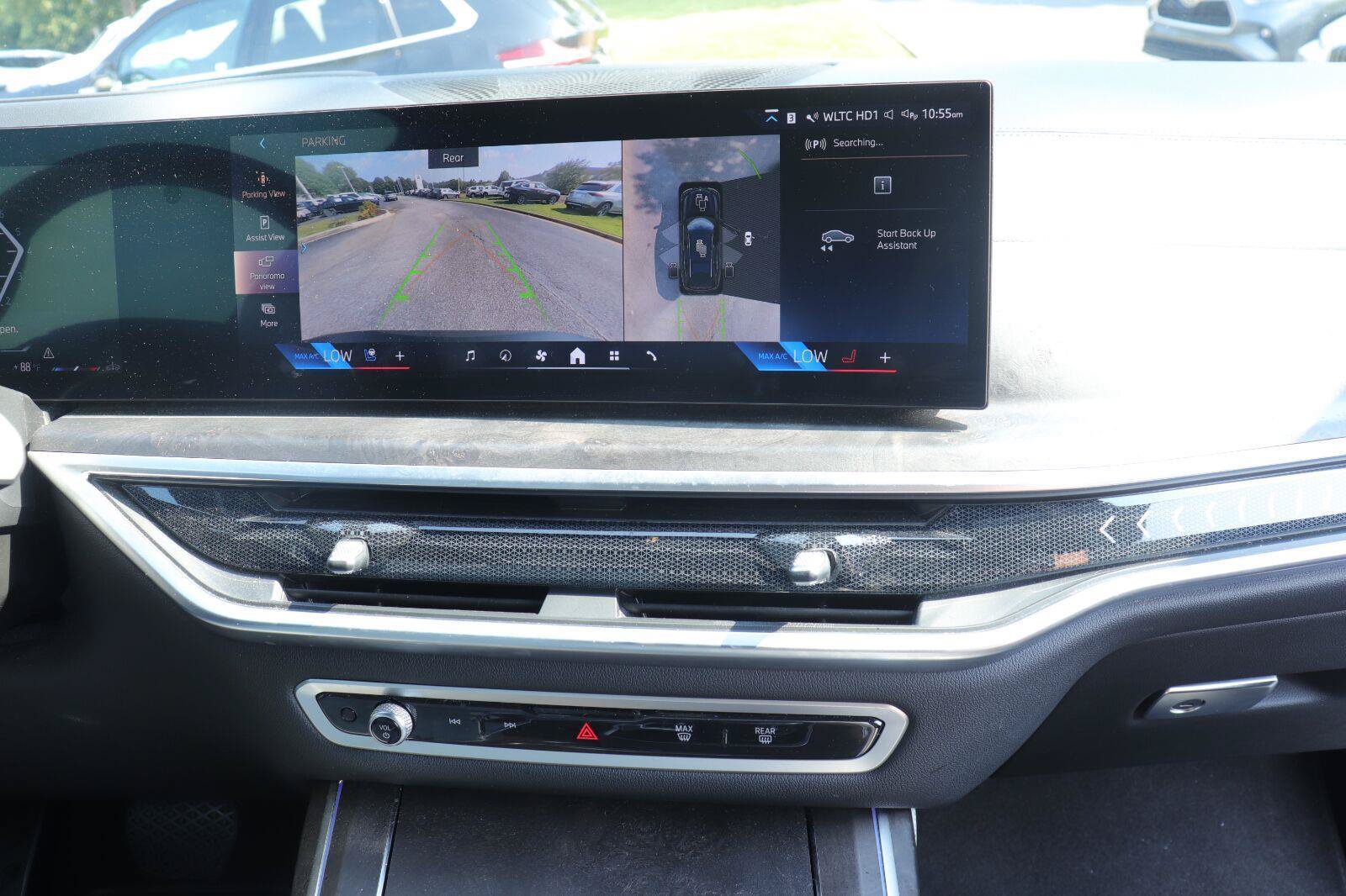 Used 2024 BMW X7 xDrive40i w/ Premium Package AWD/4WD image 19
