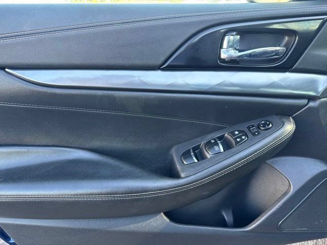 Used 2019 Nissan Maxima 3.5 SL w/ Floor Mat Group FWD image 11